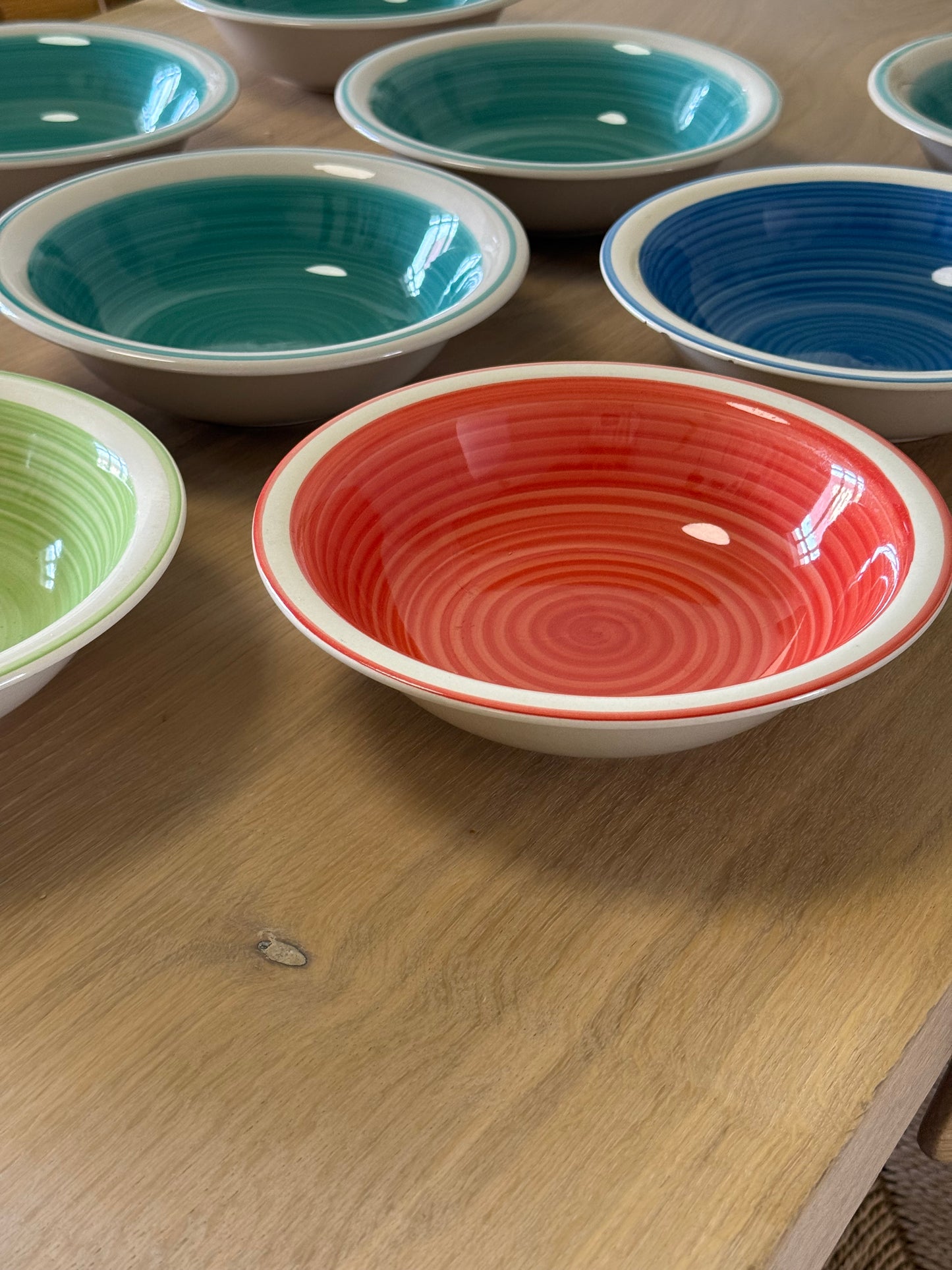 Dybe italienske tallerkener med swirl