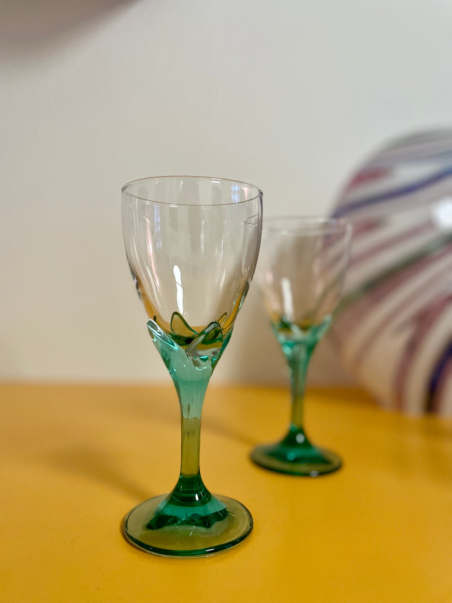 Bormioli vinglas med grøn fod