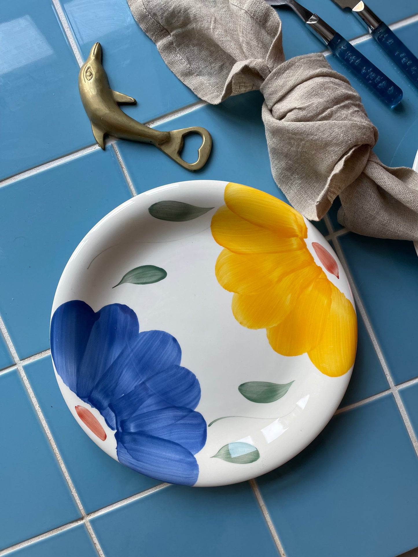 Italian dinner plates with yellow and blue flowers