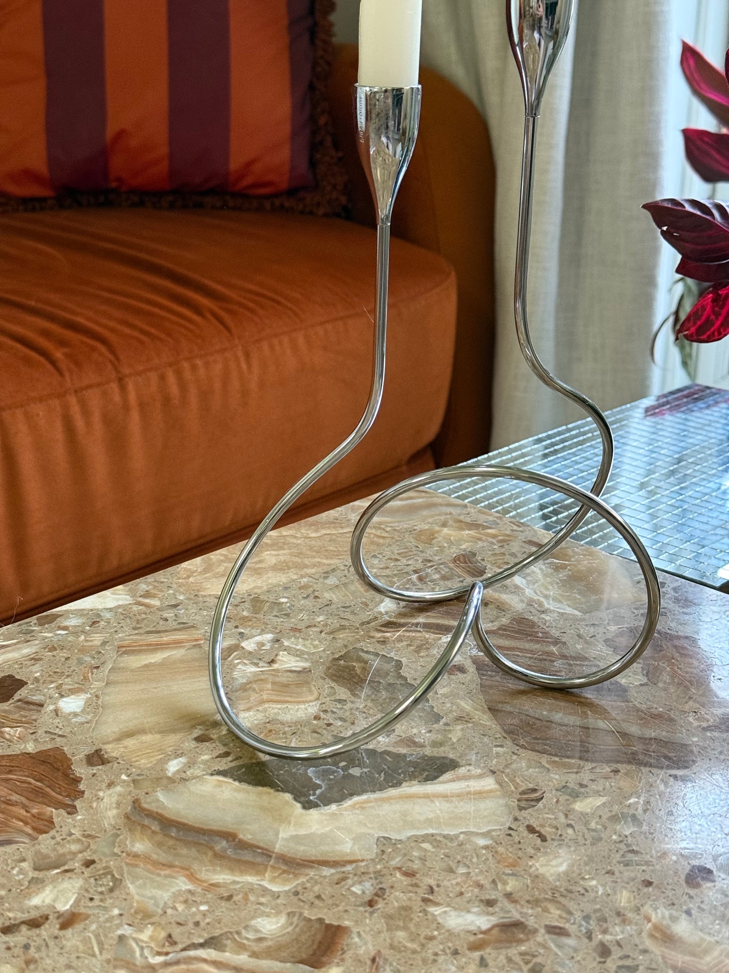 Dobbelt krøllet lysestage i krom