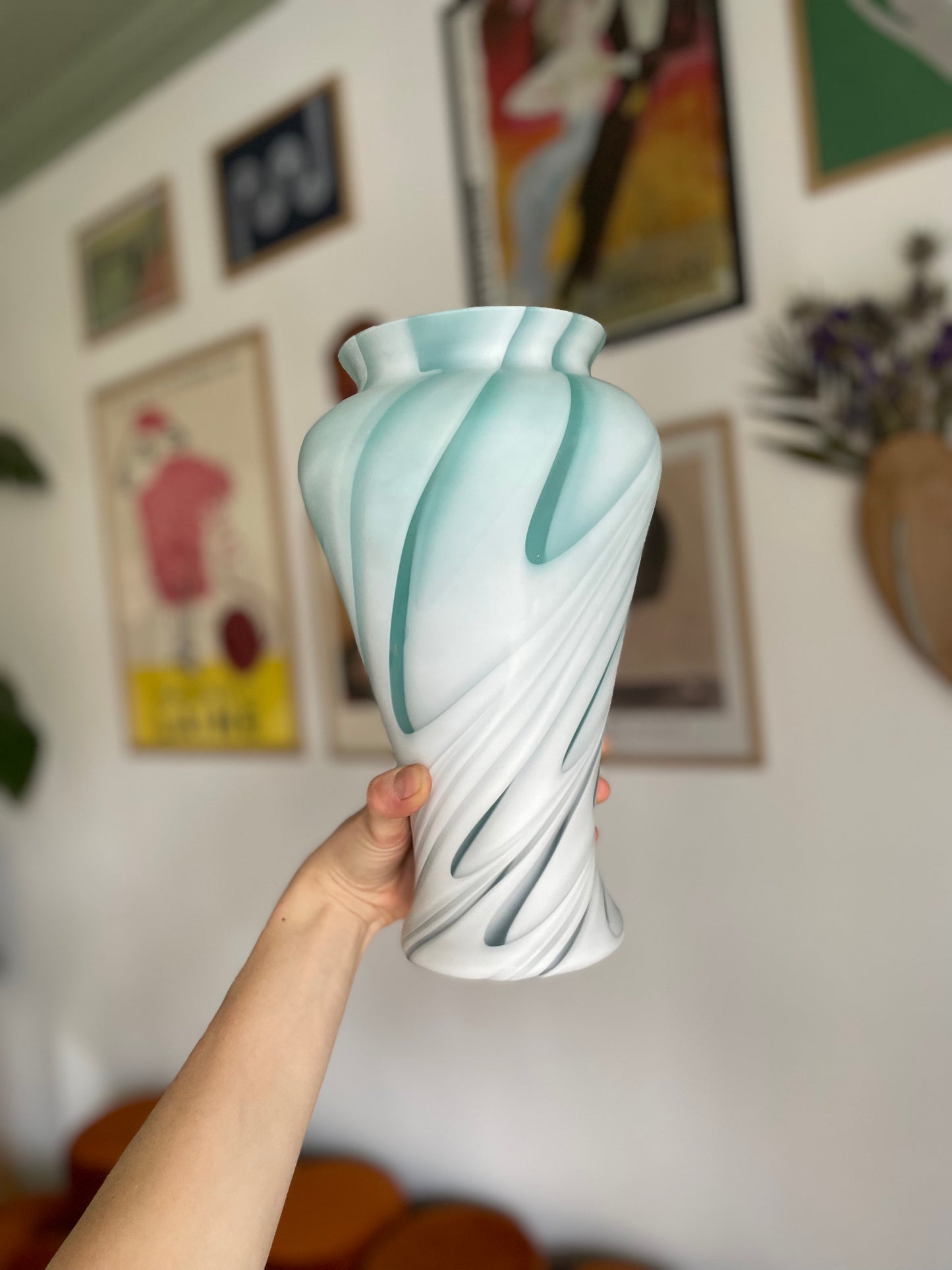 Italiensk grøn og hvid vase med swirl effekt