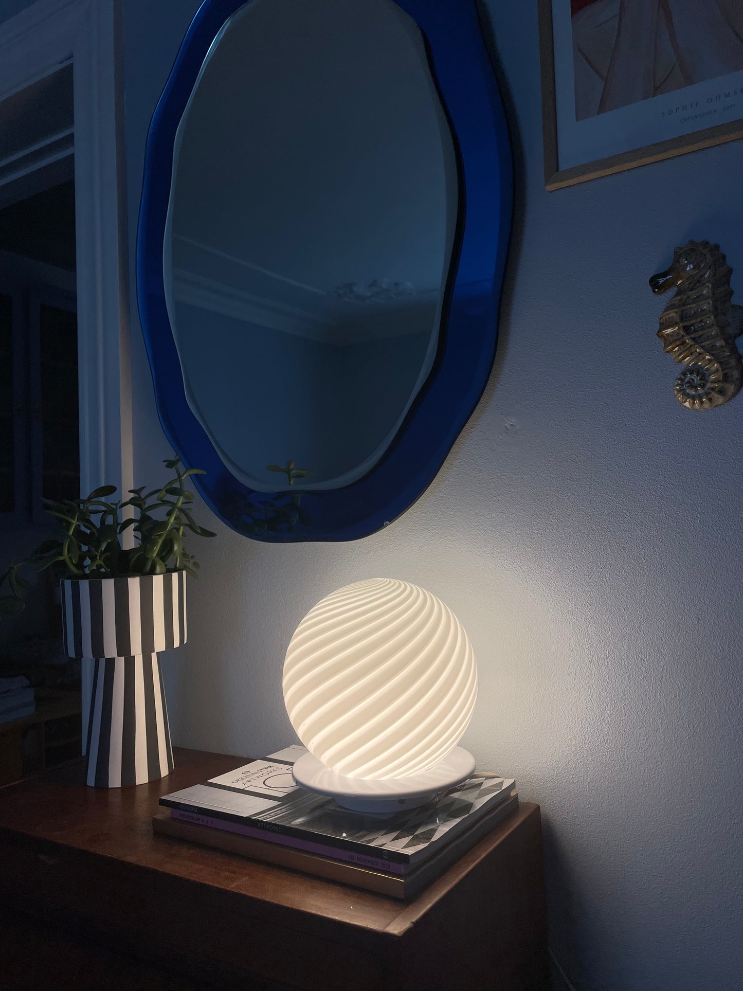 Vintage Murano table lamp in white swirl