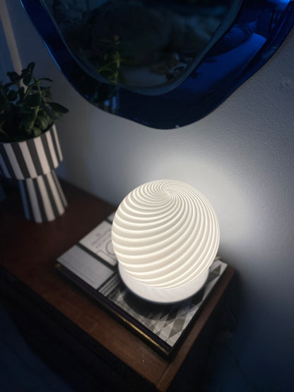 Vintage Murano table lamp in white swirl