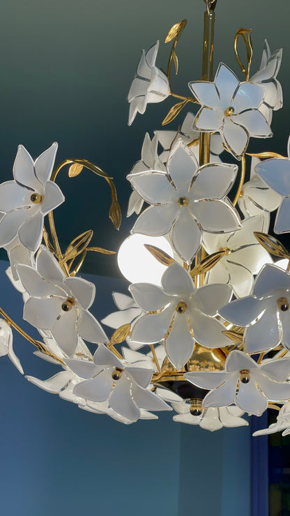 White floral chandelier - 43 flowers