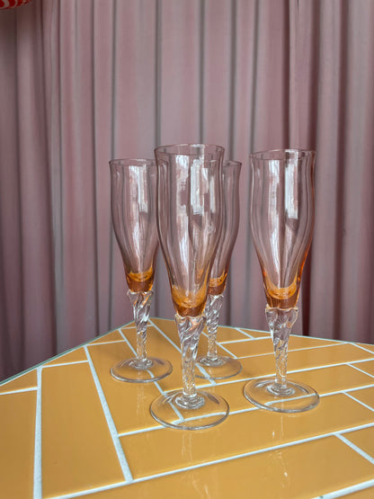 Champagneglas med snoet stilk