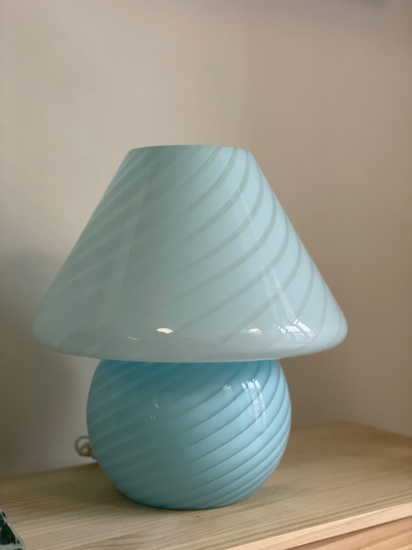 Vetri Murano blå mega mushroom bordlampe 37cm