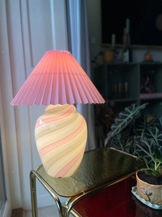 Vintage Vetri Murano bordlampe med lyserødt swirl