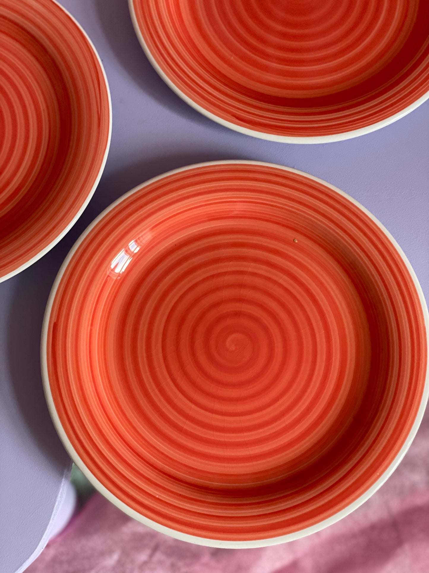 Swirl dinner plate red