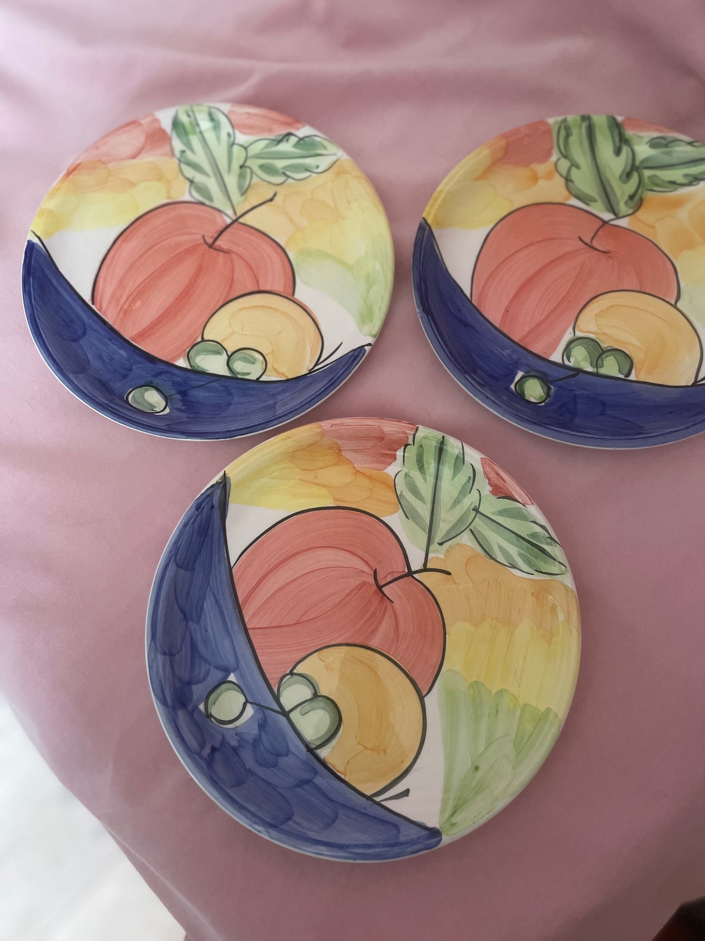 Lunch plates with hand-painted fruit motif