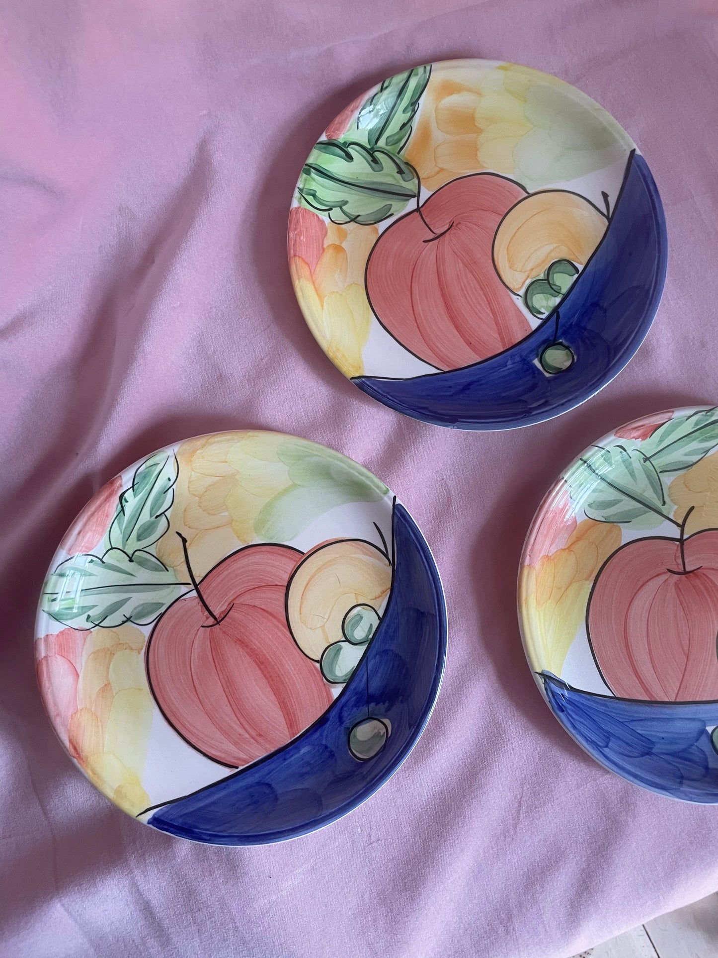 Lunch plates with hand-painted fruit motif